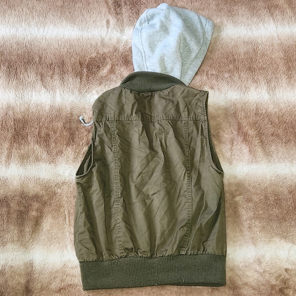 Wet Seal Hooded Green Vest - Picture 4 of 4